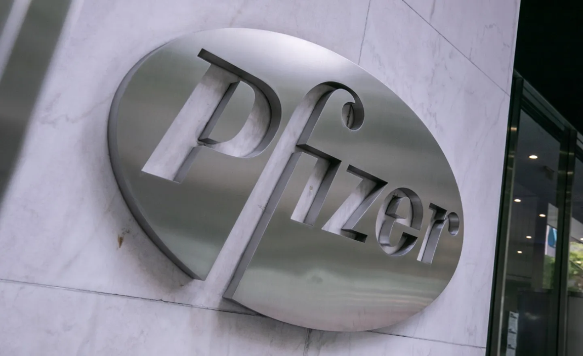 Smaller US winter COVID wave adds pressure to Pfizer turnaround