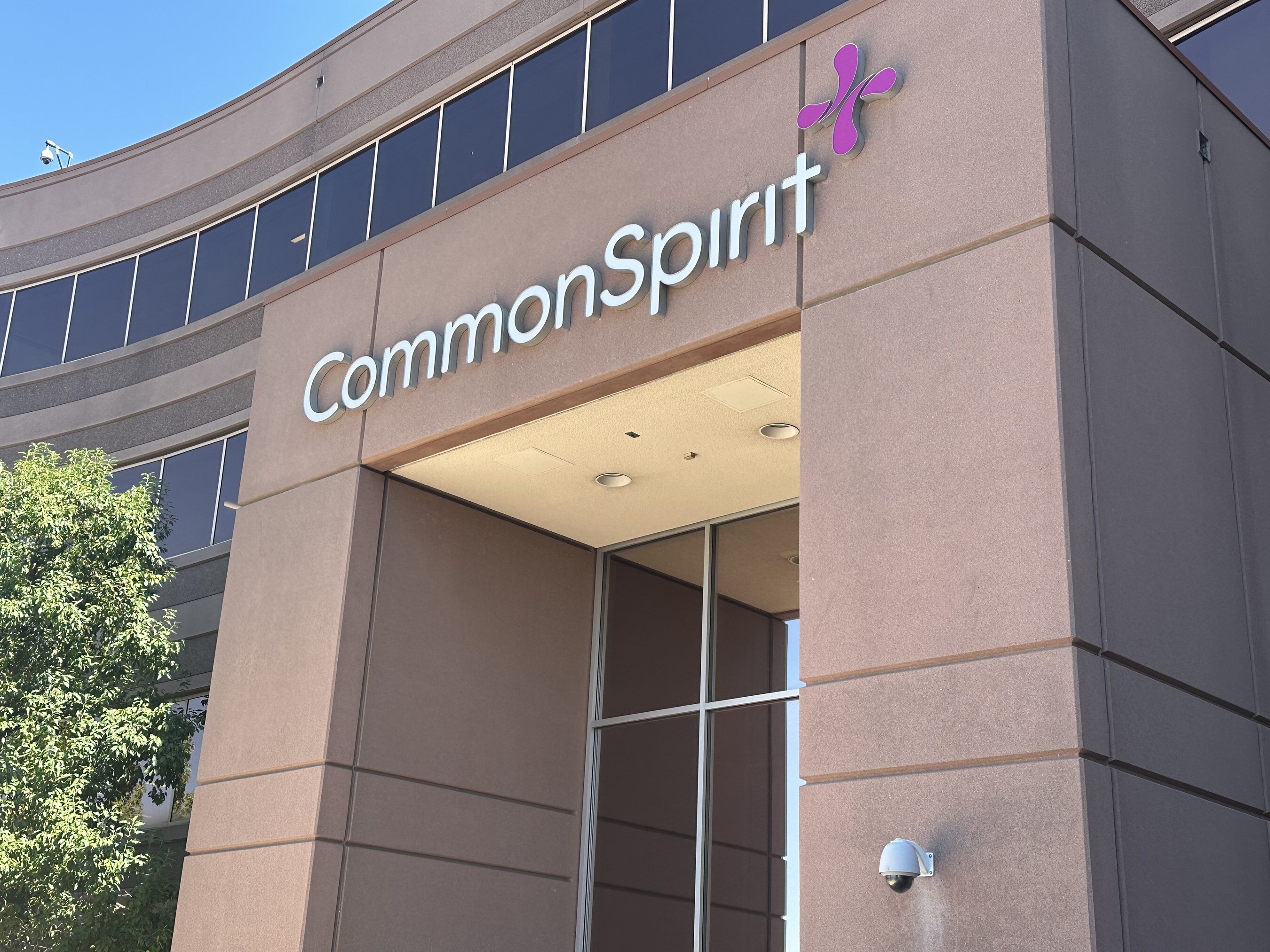 CommonSpirit Health trims operating losses to $875M in fiscal 2024