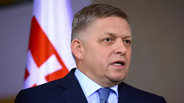 Vaccine-wary Slovak PM pauses COVID-19 shot purchases pending review
