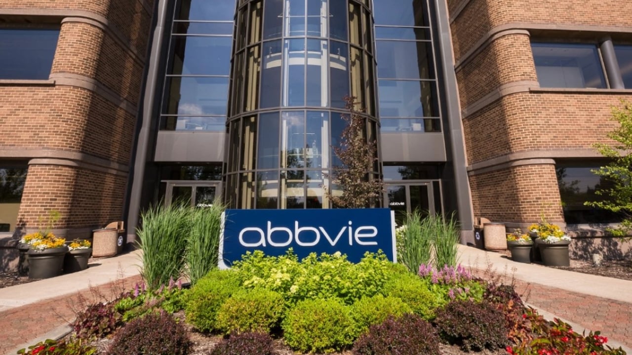 JPM25: AbbVie pens $1B deal for Simcere’s phase 1 T-cell engager