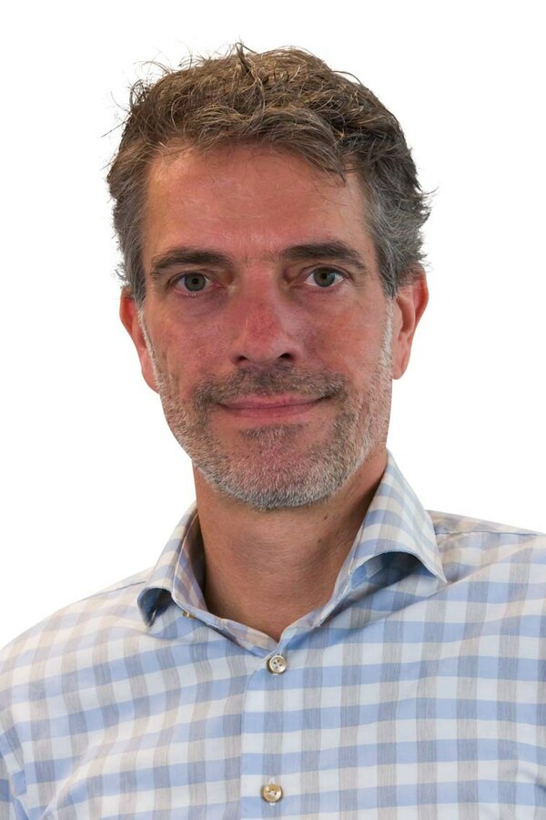 ScreenPoint Medical Leadership Transition: Pieter Kroese Confirmed as CEO