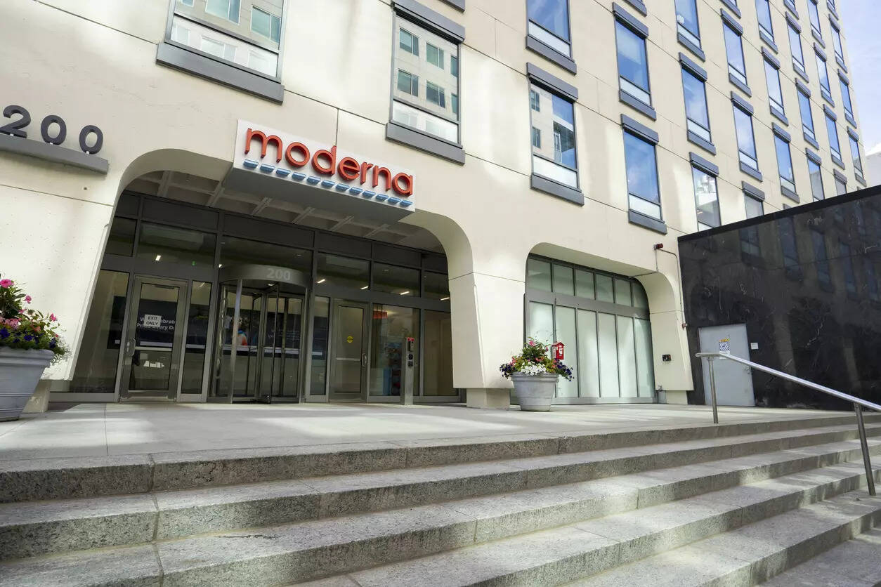 Pfizer, BioNTech lose UK appeal to overturn Moderna's COVID vaccine patent win