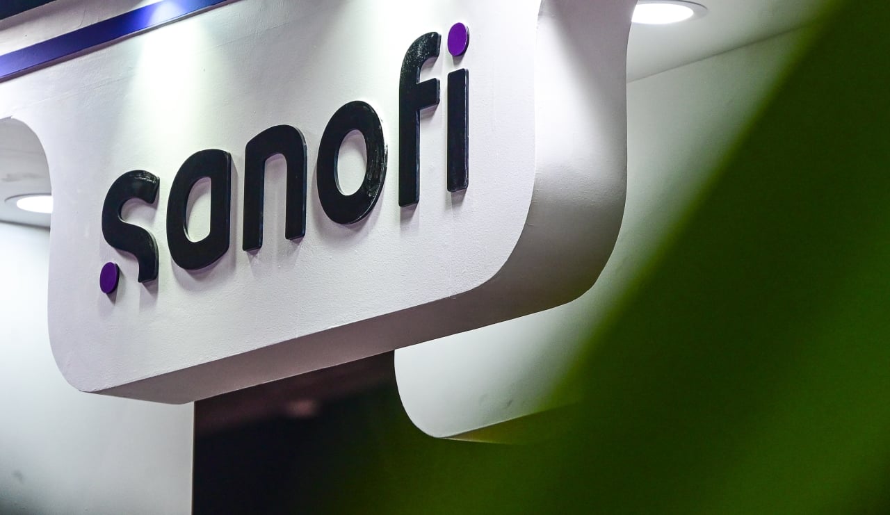 Sanofi strikes $1.5B global licensing deal for Sino Biopharm's first-in-class JAK/ROCK asset 