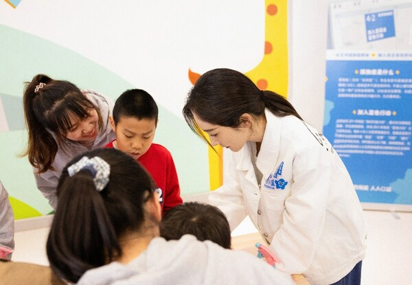 世界孤独症日，壹基金蓝色行动倡导支持孤独症群体的社会融合