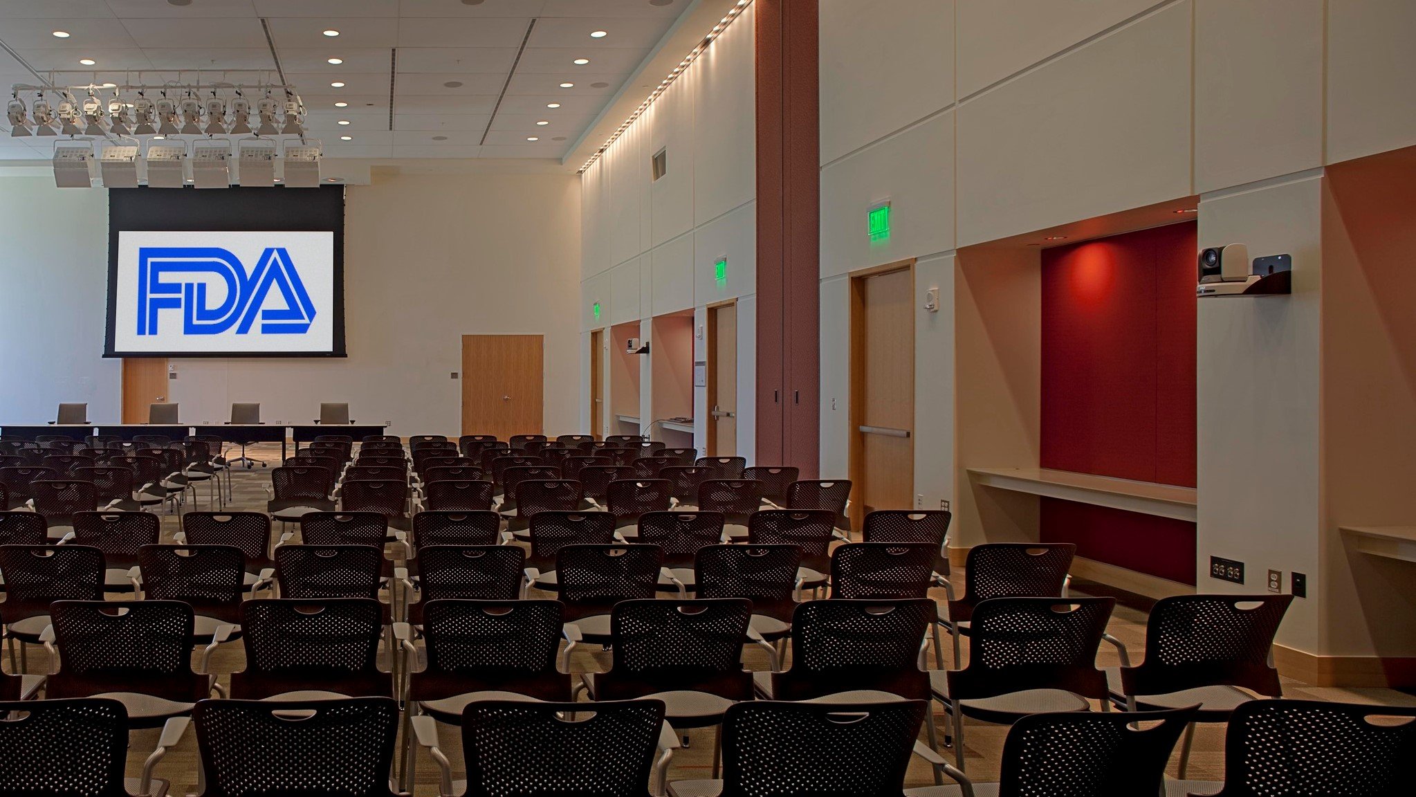 In first oncology expert meeting under Makary, FDA spotlights cancer drugs from J&J, Pfizer, Roche and UroGen