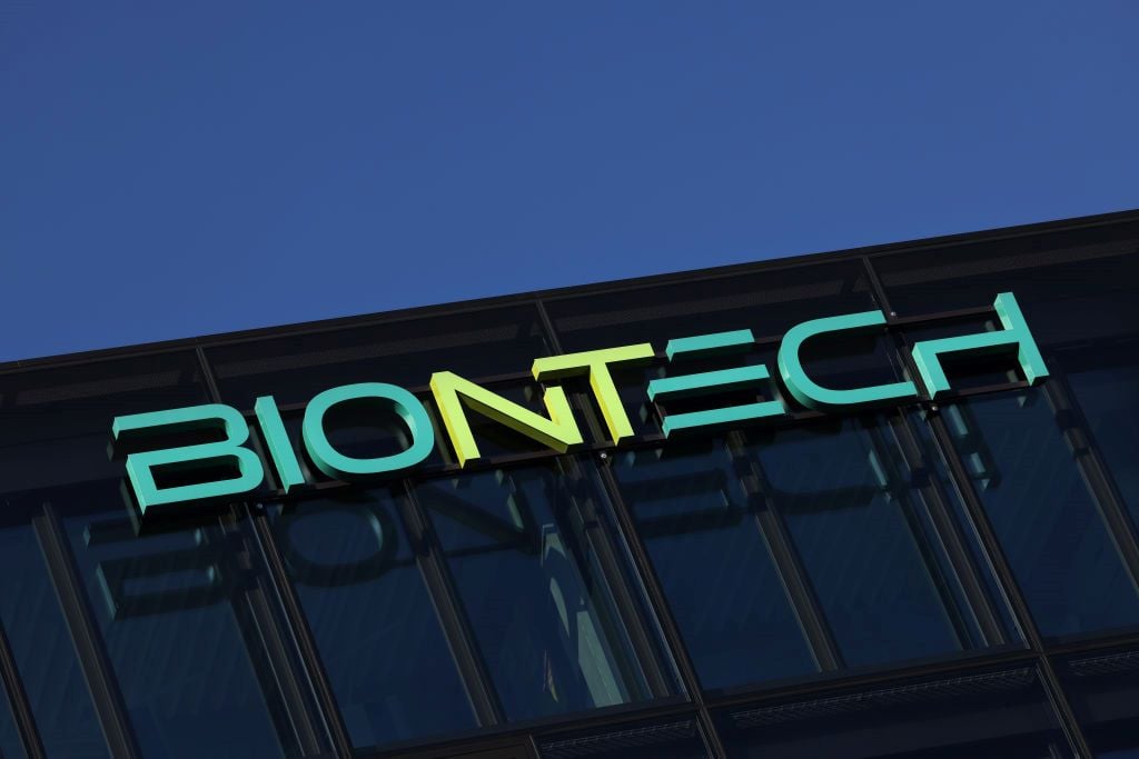 BioNTech, BMS tout first global data for PD-L1xVEGF bispecific in small cell lung cancer, set phase 3 dose