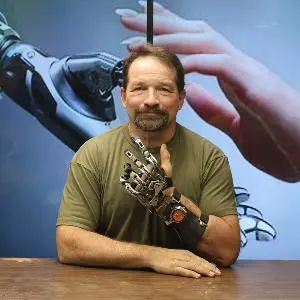 O'Shaughnessy Ventures Awards $100,000 Fellowship Grant to Inventor Building Groundbreaking Prosthetic Hand Device